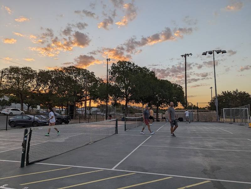 Oswaldo A.B. Cantu/Pan Am Neighborhood Park Pickleball Courts (Holly) courts