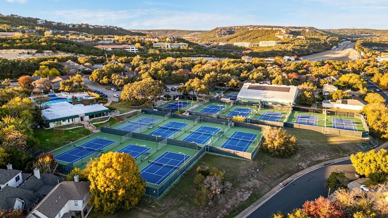 Backstroke Drive Courts pickleball courts