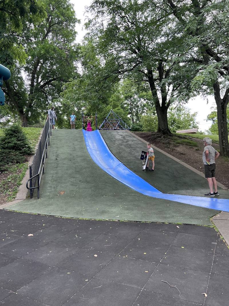 Riverview Trail Courts (Squirrel Hill South) pickleball courts