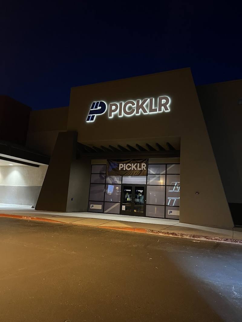 The Picklr Cave Creek pickleball courts