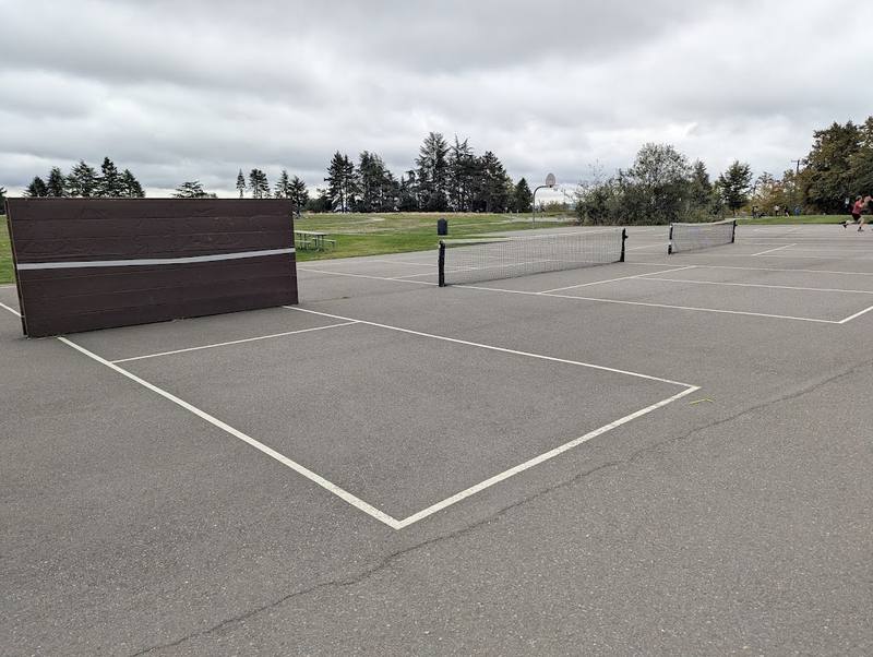Maple Leaf Reservoir Park Pickleball Courts courts
